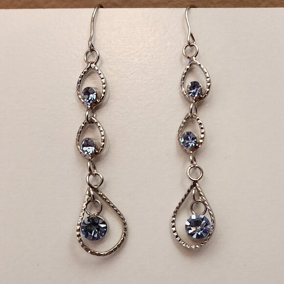 Beautiful Vintage Drop Earrings - Picture 3 of 4